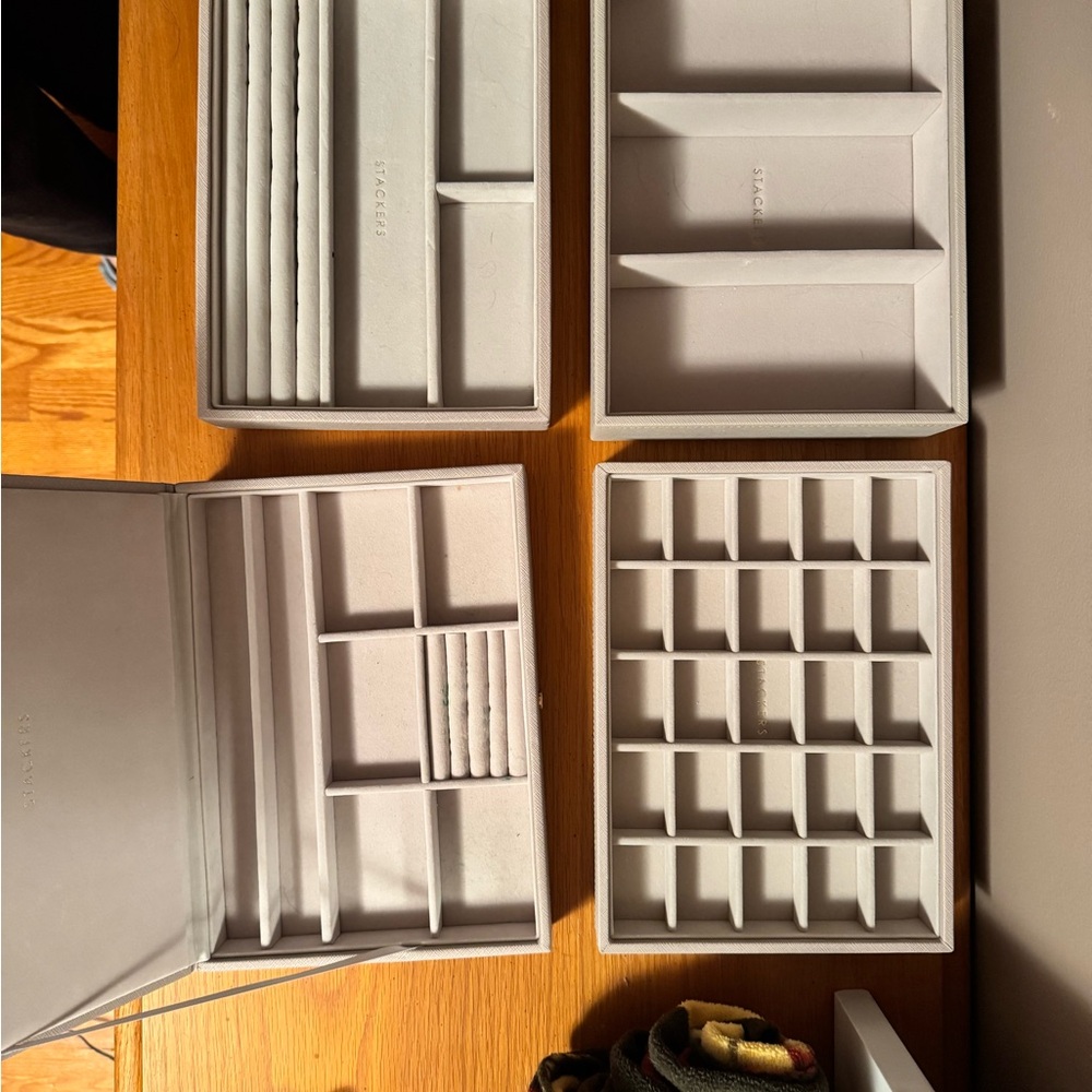 Stackers Taupe Jewelry Box - Picture 7 of 7